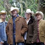 Los Pacaminos feat. Paul Young