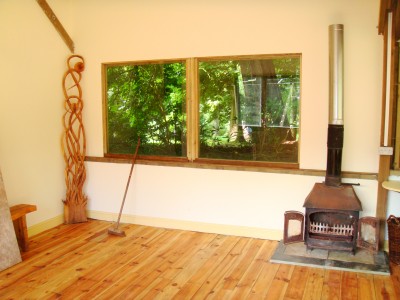 Shared Studio space - desk in beautiful woodland studio Totnes